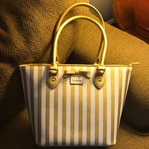 New without tags St. John handbag gold and white